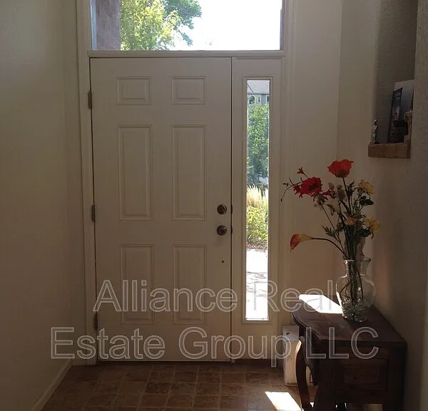 8906 E Otero Pl — Photo 3