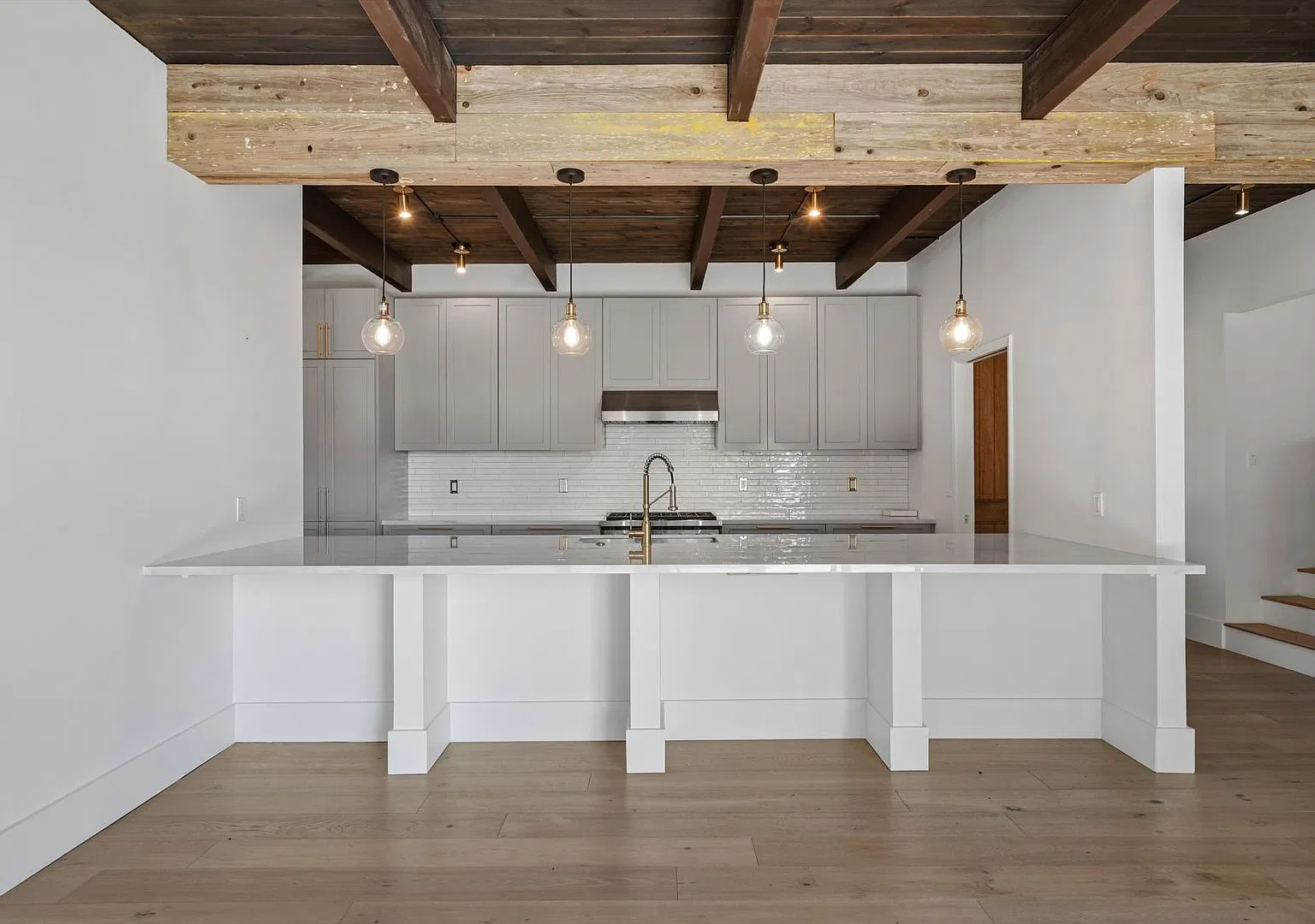 Modern Dominican Retreat 5bd/3ba (2,600 Sq. Ft.) Home | Private Yard | Foundation — Photo 4