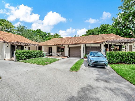 2nd image of 7055 Marlberry Lane #7055