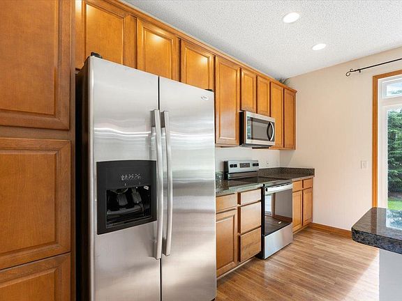 3rd image of 1585 Sumac Cir