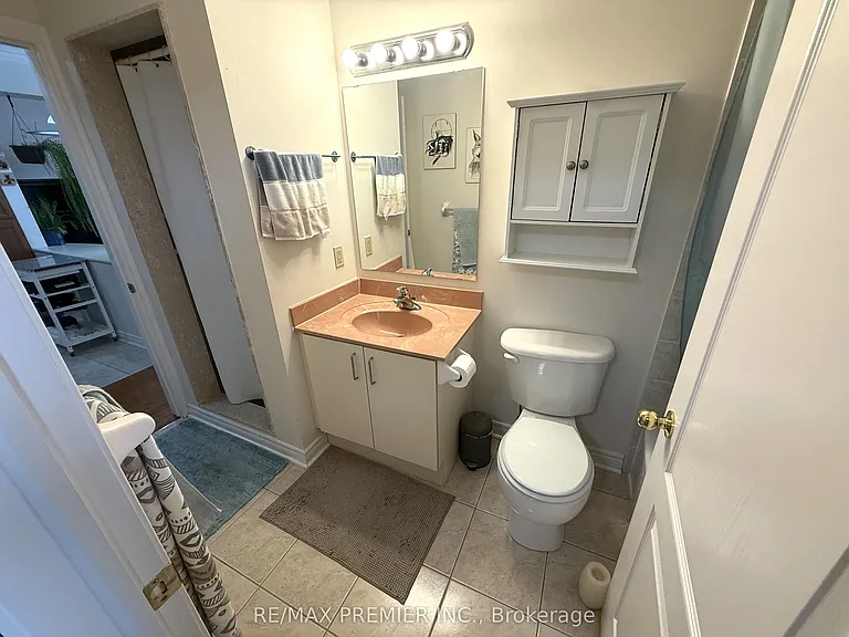 9944 Keele St #303 — Photo 11