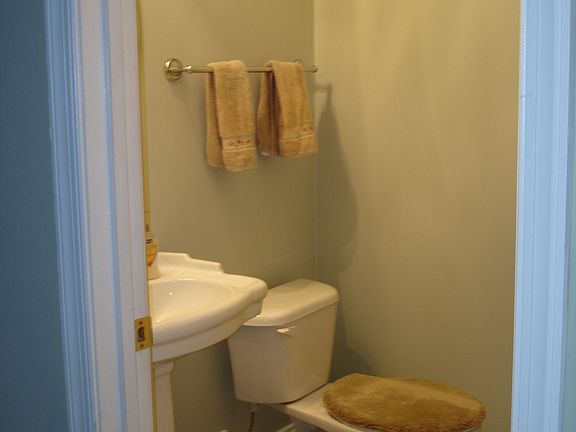 Guest Bath on Main Floor