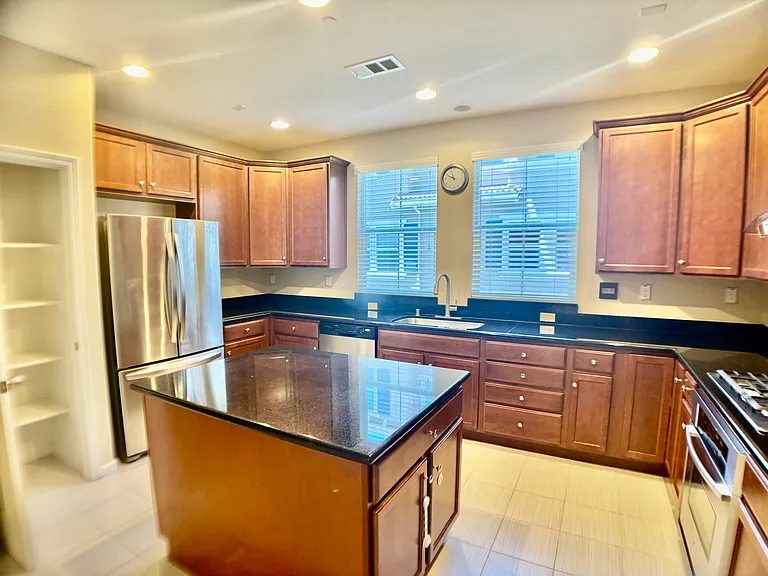 1581 Shore Pl #8 — Photo 17