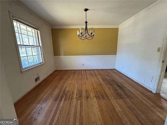 5th image of 4315 York Rd