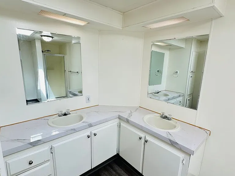 14014 NE 70th Ave — Photo 12