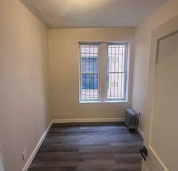 1144 Blake Ave #1R — Photo 16