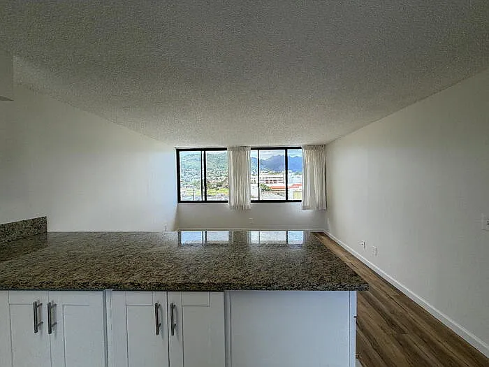 909 Coolidge St — Photo 4