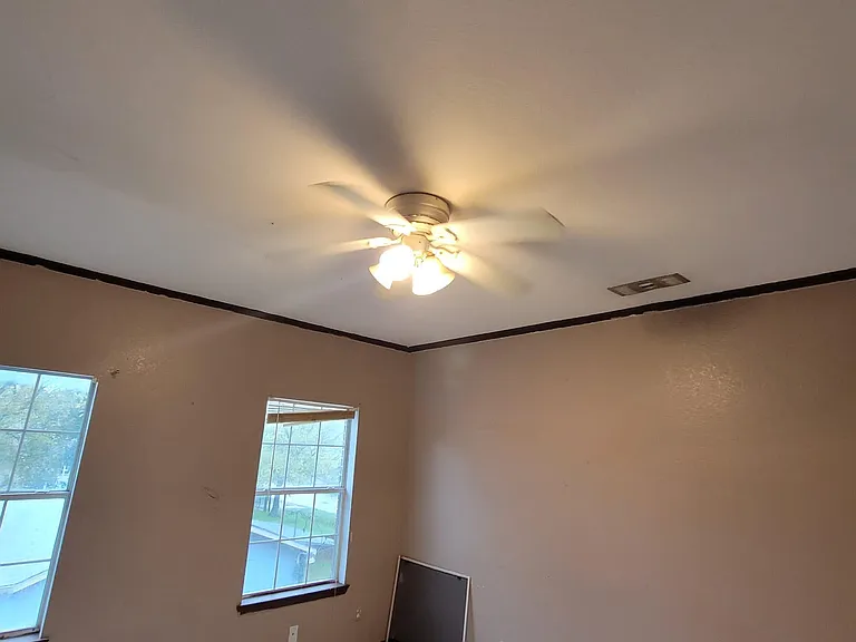 609 Elwayne Ave #3 — Photo 5