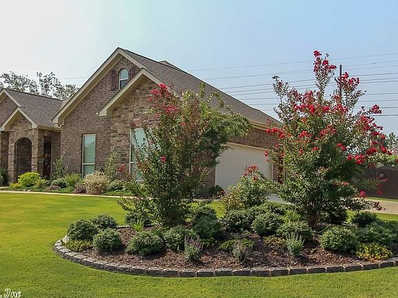 3rd image of 102 Apple Blossom Cir