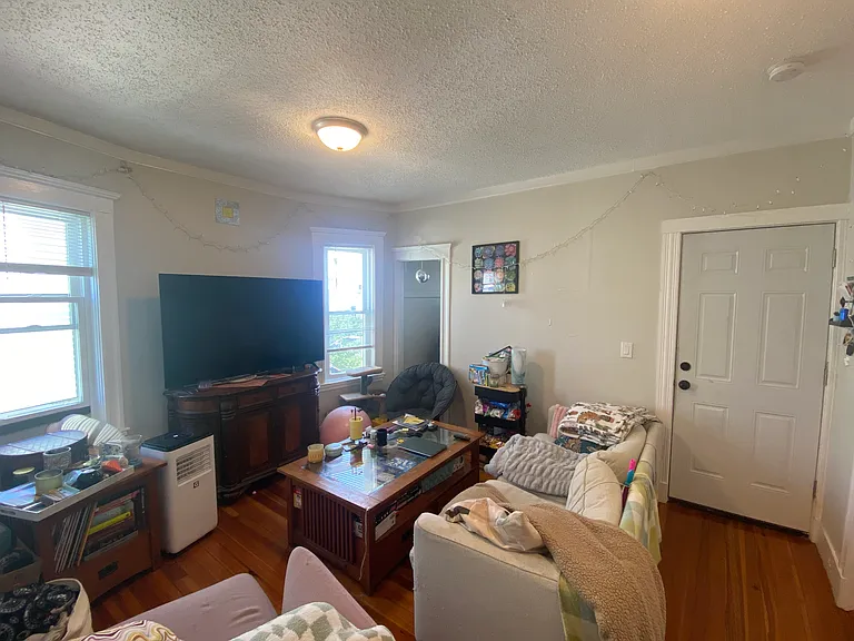 40 Temple St #3 — Photo 2