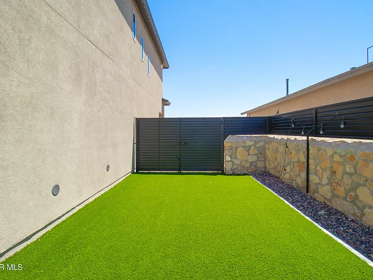 13909 Summer View Ave — Photo 37