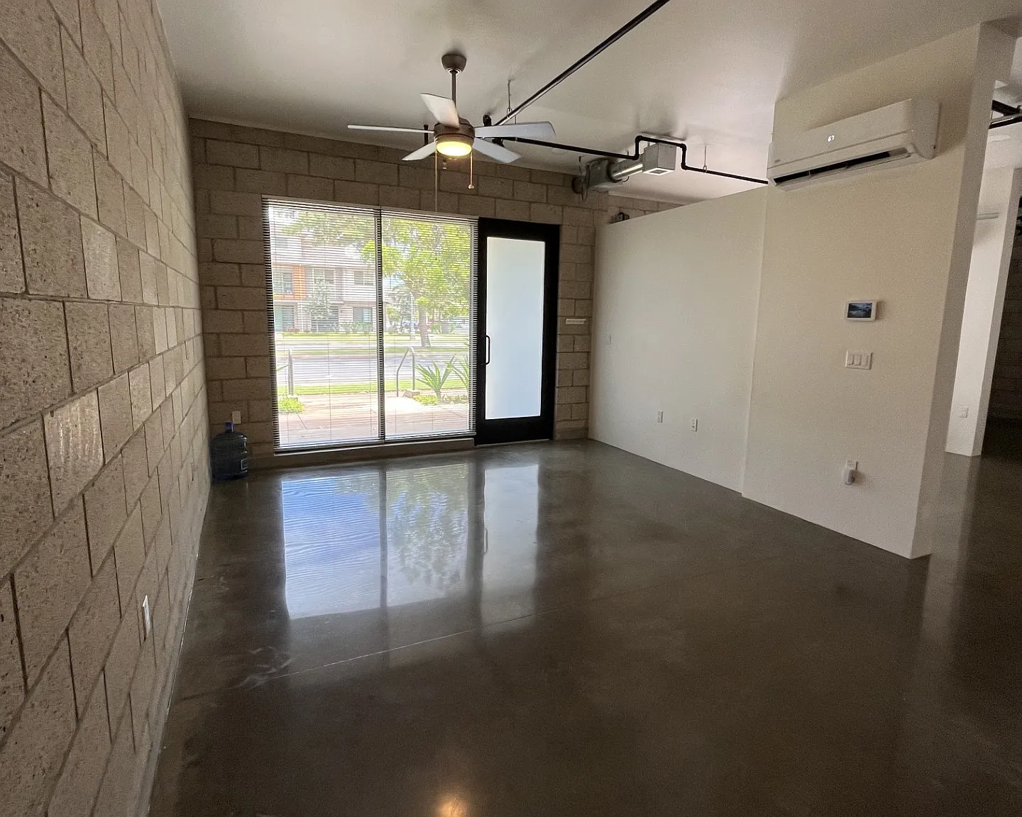 1 bed, 865 sqft, $2,850 — Photo 2