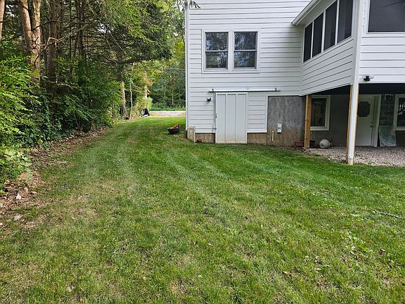 apartment has own entrance around the side of the house