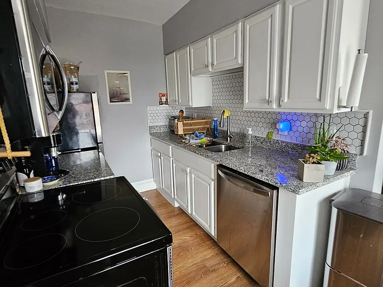 15 Ten Broeck St #2 — Photo 2