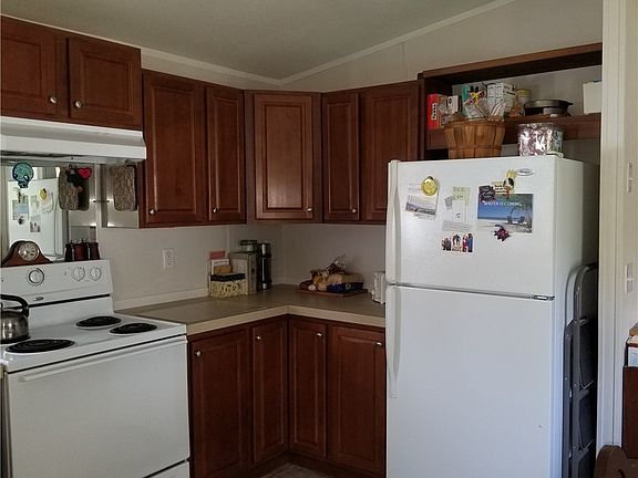 4th image of 42 NE Lakeview Ln