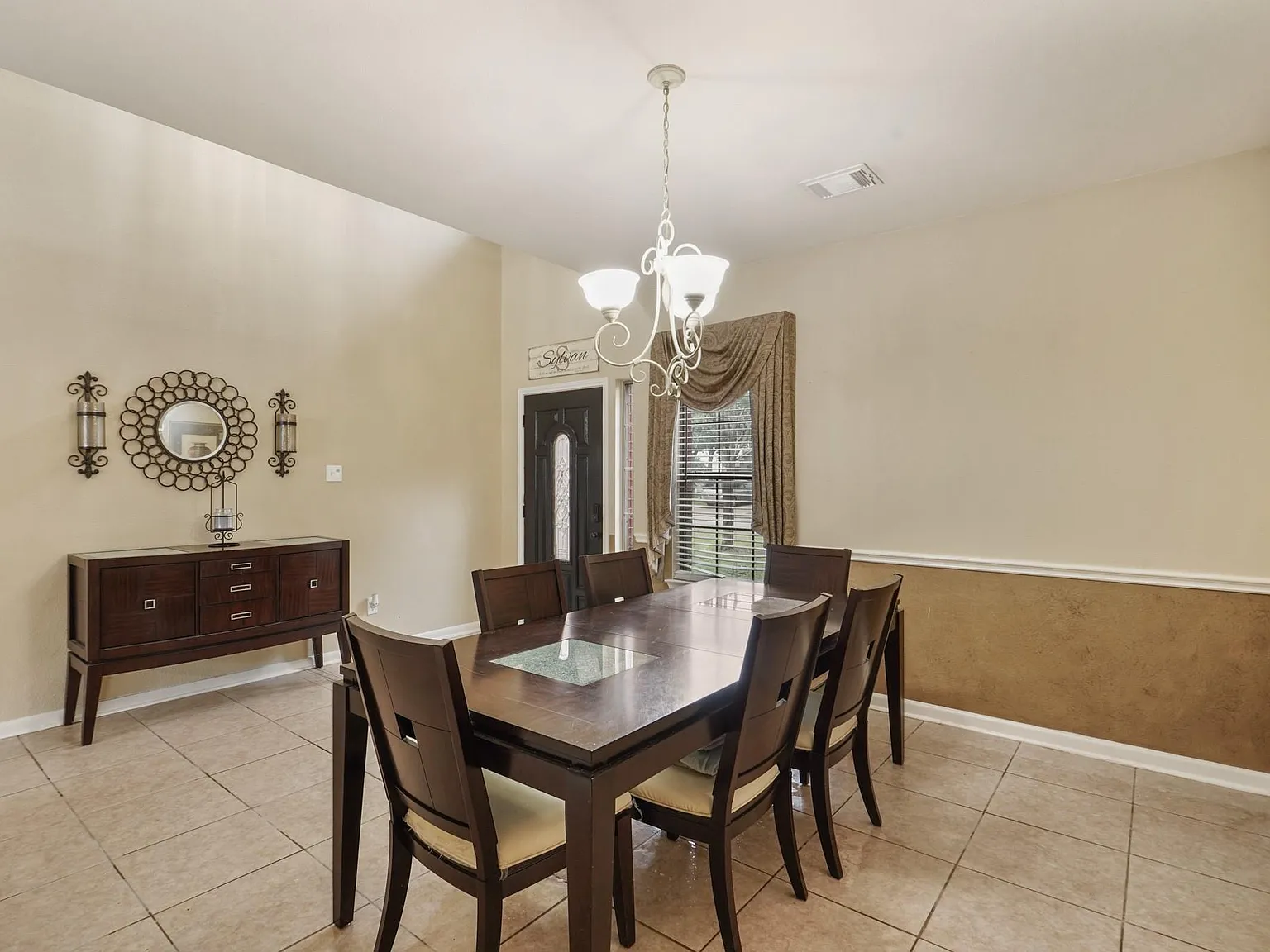 4 bed, 2.5 bath, 3596 sqft, $3,500 — Photo 3