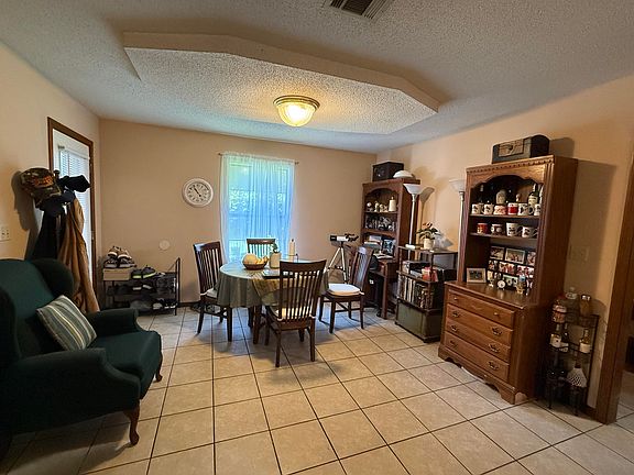 5th image of 2912 Crescent Ave