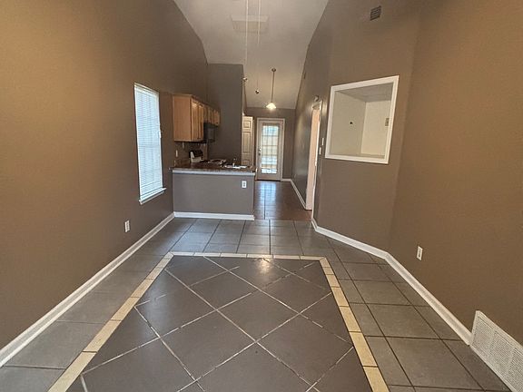 3rd image of 3687 Faxon Ave #3687