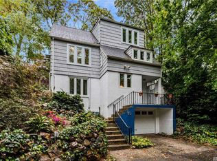 33 Parkview Ter, Huntington, NY 11743