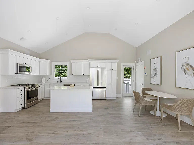 13 Beach Ln — Photo 22