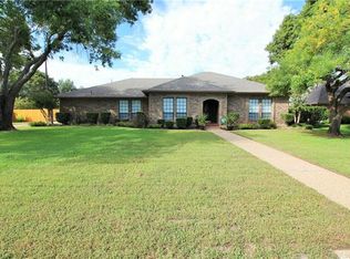 606 Rockdale Rd, Cleburne, TX 76033