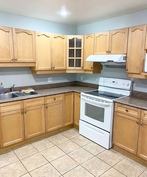 1101 Harrogate Dr — Photo 2
