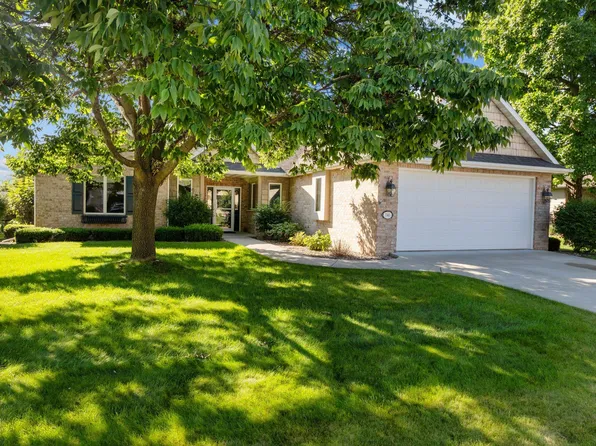 841 Whisper Falls Ln, Menasha, WI 54952