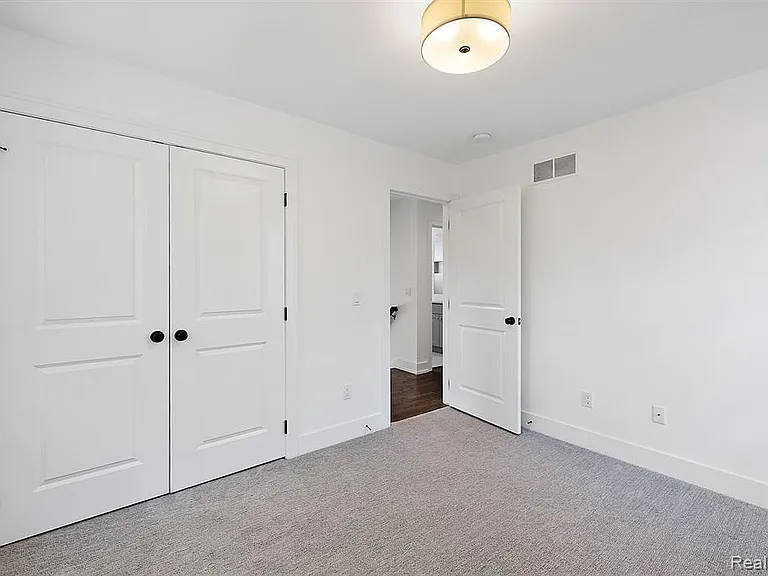 811 Smith Ave — Photo 35
