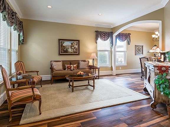 5th image of 7521 Primrose Dr