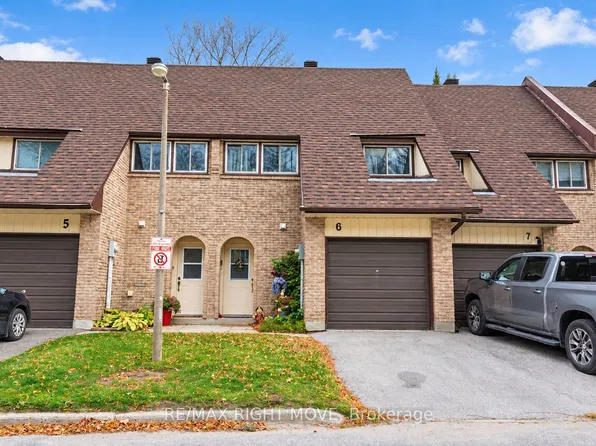67 Fittons Rd E #6, Orillia, ON L3V 2J2