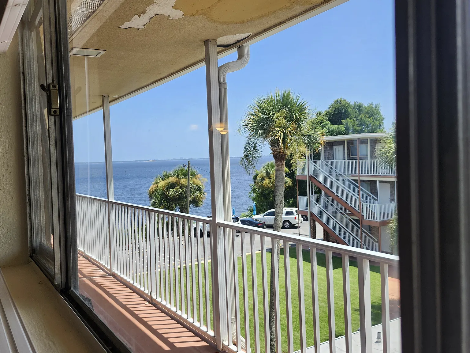2 bed, 936 sqft, $1,400 — Photo 2