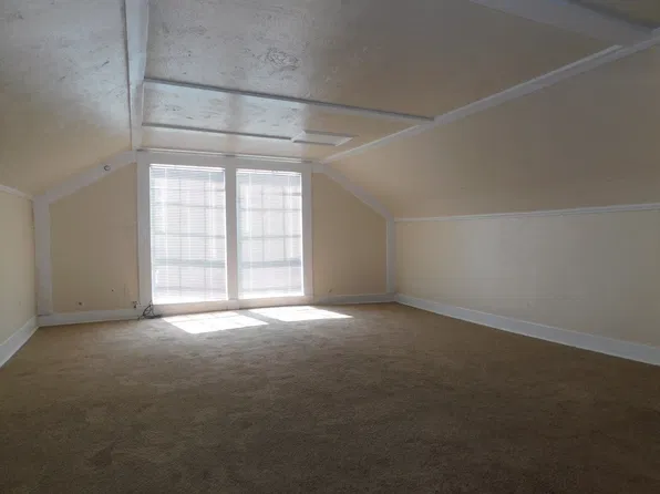1810 Hunt St APT 4, Commerce, TX 75428
