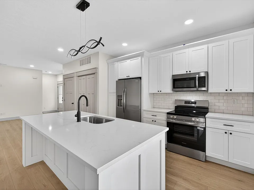 318-320 N Jefferson St