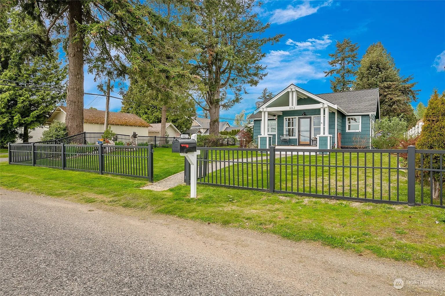 662 Georgia Street photo 1