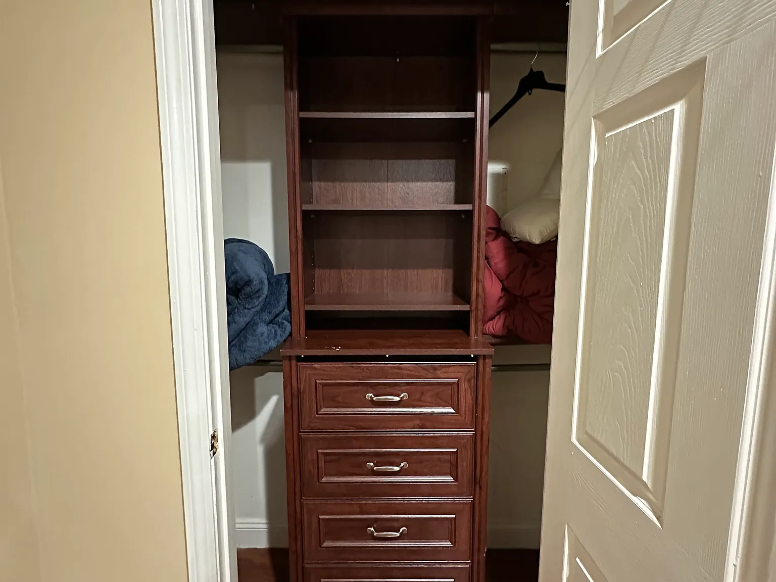 1 bed, 350 sqft, $1,300 — Photo 3
