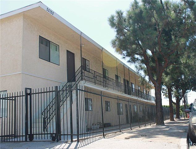 2nd image of 25120 Normandie Ave APT 4