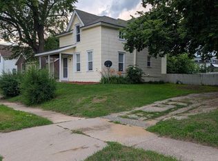 121 E Burns St, Portage, WI 53901