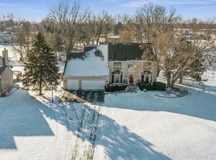 433 Running Deer Ln, Gilberts, IL 60136