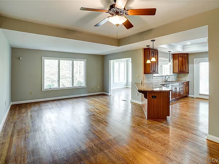 3139 Stony Point Rd — Photo 4