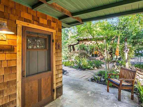 4th image of 1067 Robertson Road