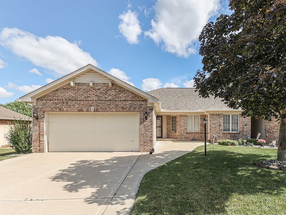 1st image of 556 Silver Fox Ct