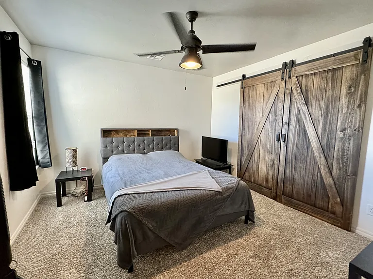 1106 Remington Ct — Photo 25