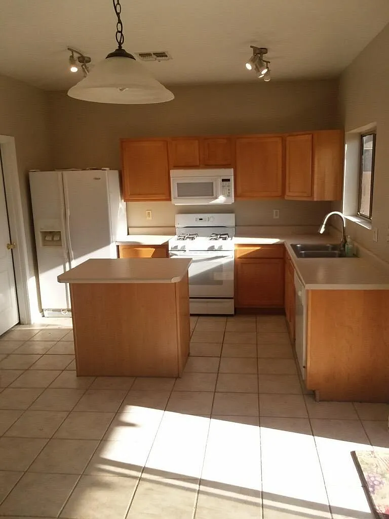 30276 N Desert Willow Blvd — Photo 4