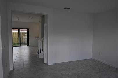3rd image of 370 NE 208th Ter #410-1