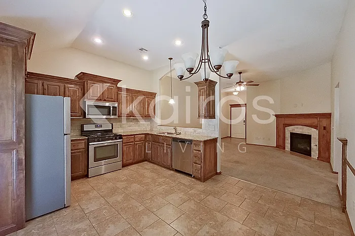10613 SW 36th St — Photo 5