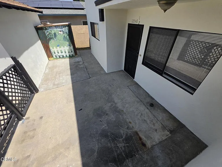 12246 1/2 Oxnard St #1 — Photo 4