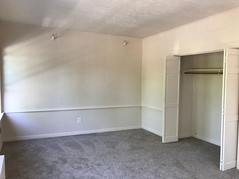 2nd image of 279 Main St