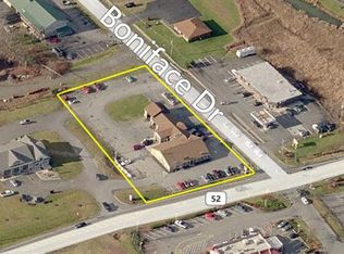 11 Boniface Dr, Pine Bush, NY 12566