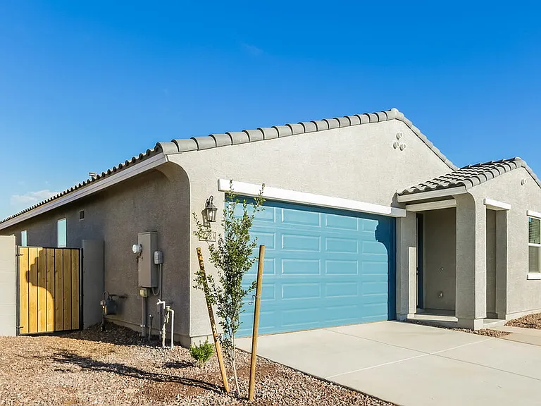 17484 W Sunnyslope Ln — Photo 3