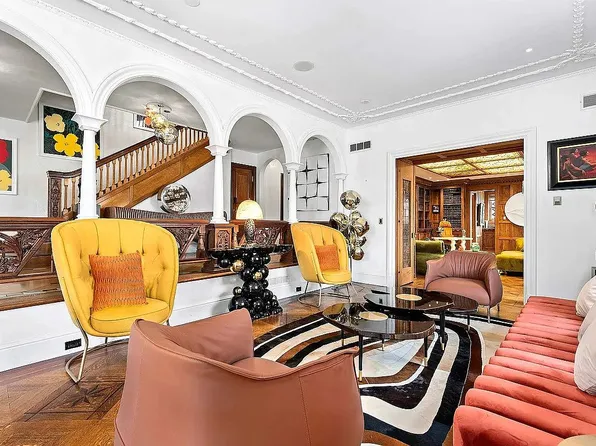 25 Riverside Dr, New York, NY 10023